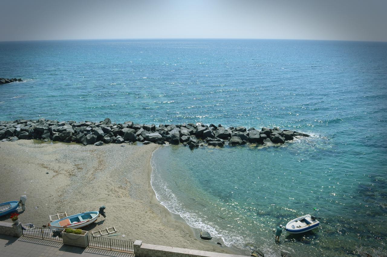Hotel La Riva Giardini Naxos Εξωτερικό φωτογραφία