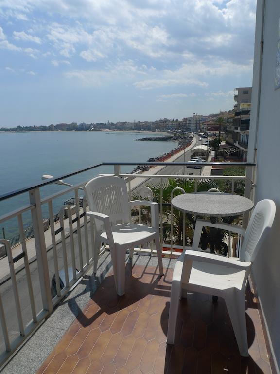 Hotel La Riva Giardini Naxos Εξωτερικό φωτογραφία
