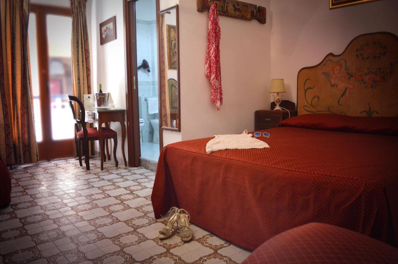 Hotel La Riva Giardini Naxos Εξωτερικό φωτογραφία